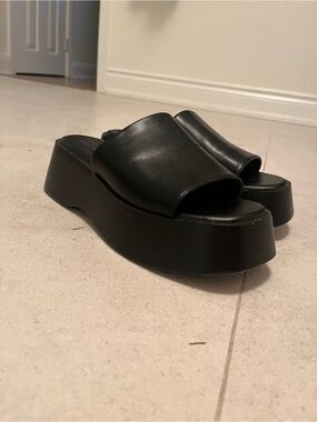 Women’s Y2K Black Platform Slide Sandals